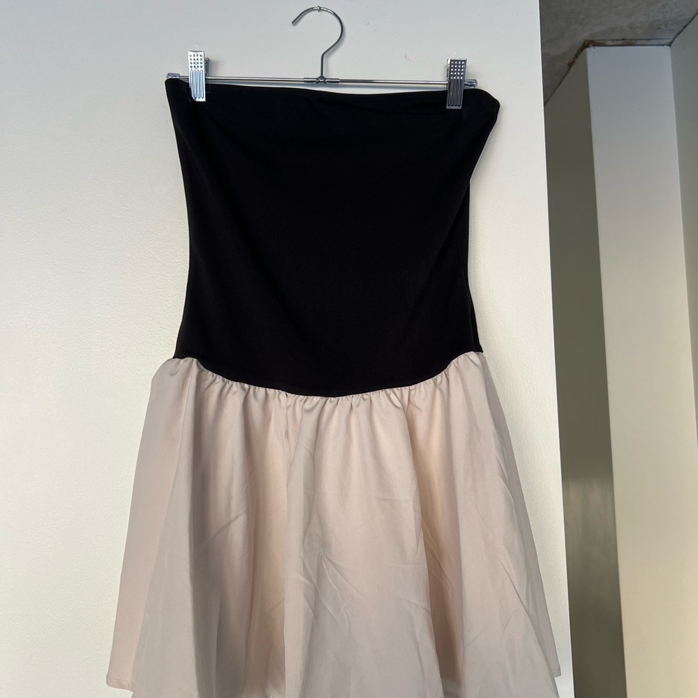 RIHOAS Black and Cream Strapless Dress